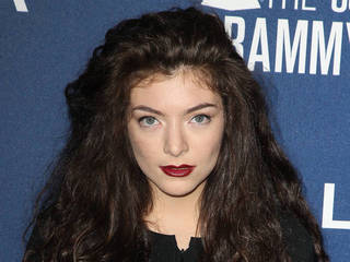 Lorde plays bridesmaid at friend's Las Vegas...