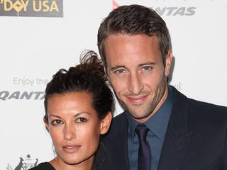 Alex O'Loughlin weds