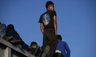 Adolescentes migrantes abandonados por coyotes