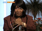 'Strange Love:' Woman with long nails finds love