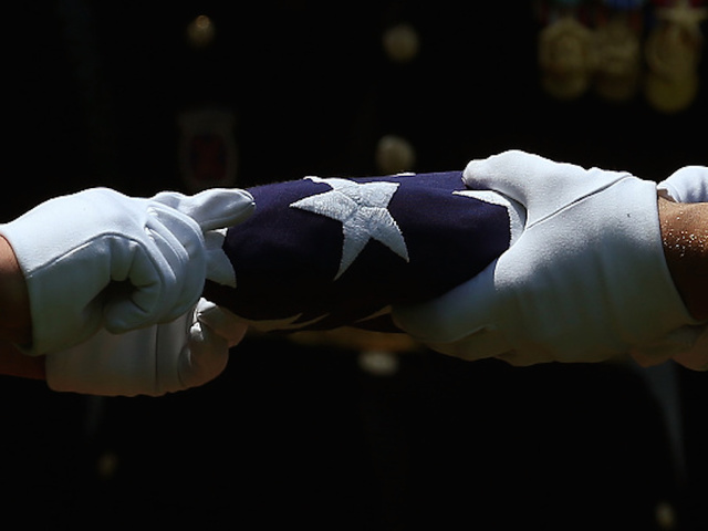 Fallen WWII soldier gets hero's welcome home from plane of civilians