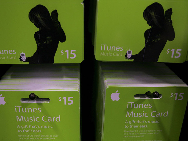 Apple warns against iTunes card scam