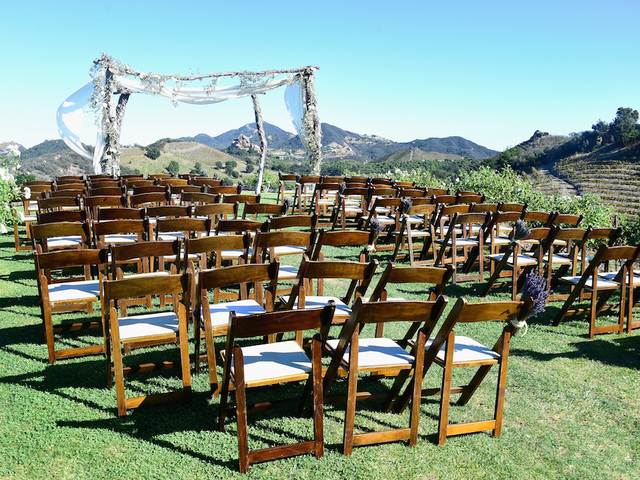 Woman's canceled wedding becomes dinner for homeless people