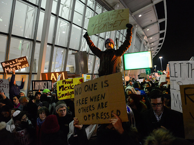 Protests gather around the country to demonstrate against Trump's immigration ban