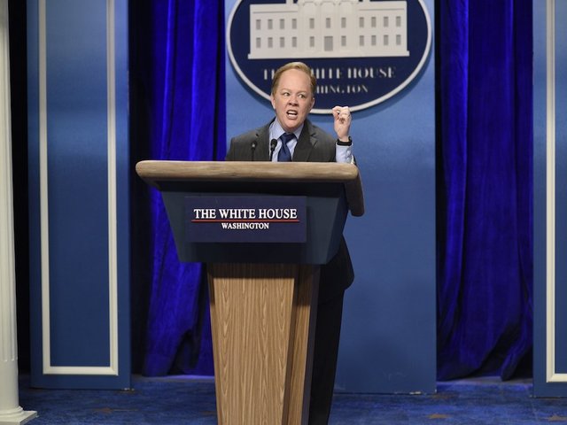 Sean Spicer says Melissa McCarthy could dial it back a bit