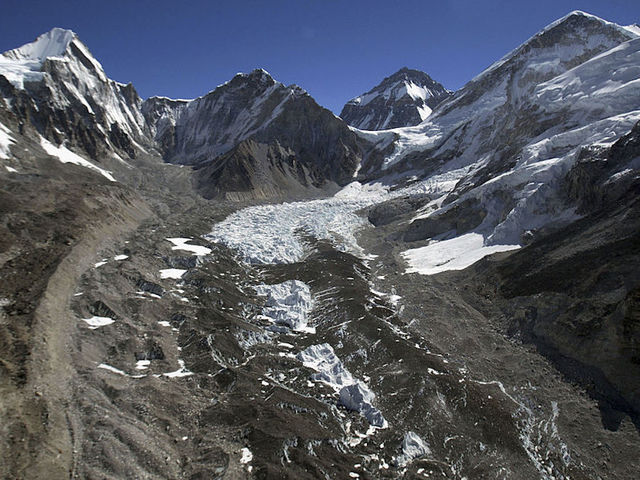 4 bodies found in tent near top of Mount Everest