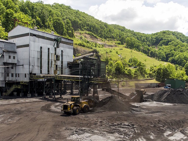 Trump administration halts coal study