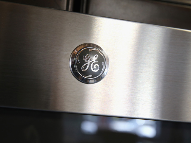 GE unexpectedly removes its CEO