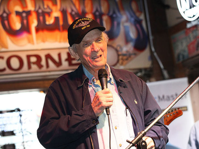 Country music star Mel Tillis dies