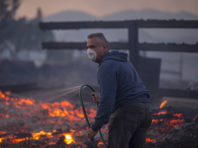 Thousands evacuated in Ventura County — California wildfire Thousands evacuated in Ventura County — California wildfire