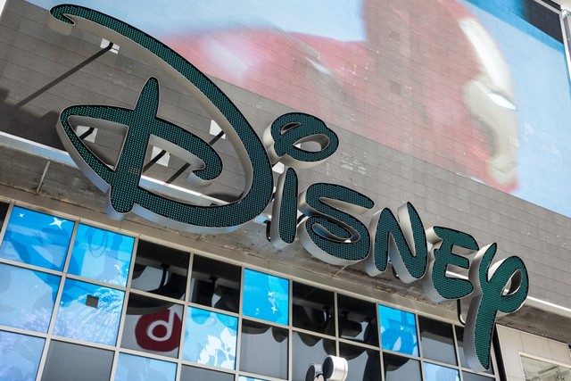 Disney employees to receive $1000 cash bonus due to tax reform