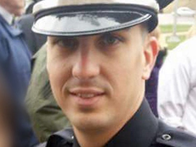 Officer fired after he chose not to shoot a distraught suspect gains settlement