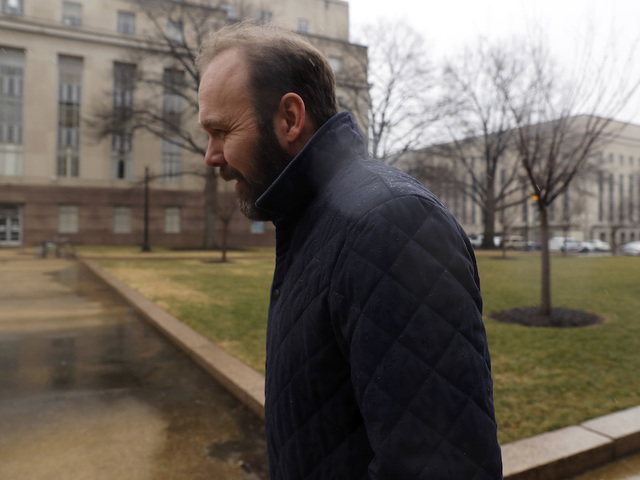 Trump campaign aide Rick Gates pleads guilty in Mueller investigation