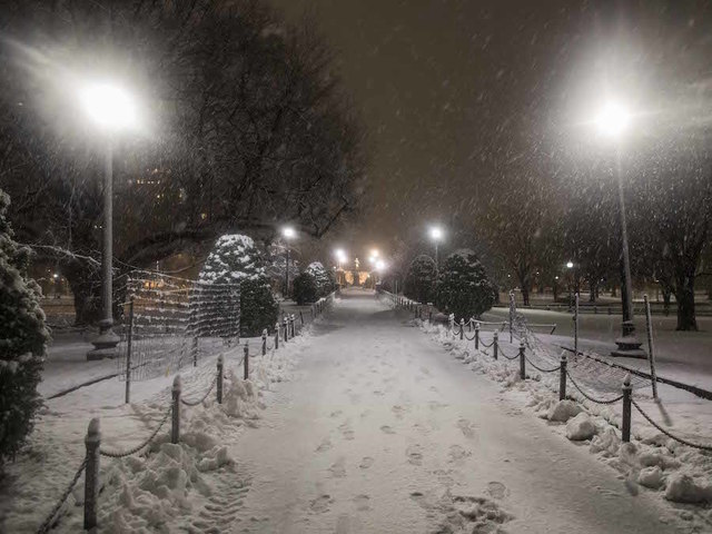 Second nor'easter in a week kills 1, knocks out power for hundreds of thousands