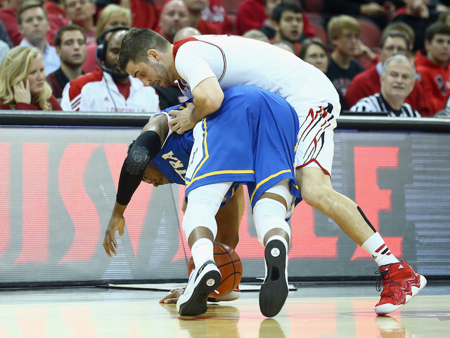 NBA prospect collapses during game, dies 2 days later