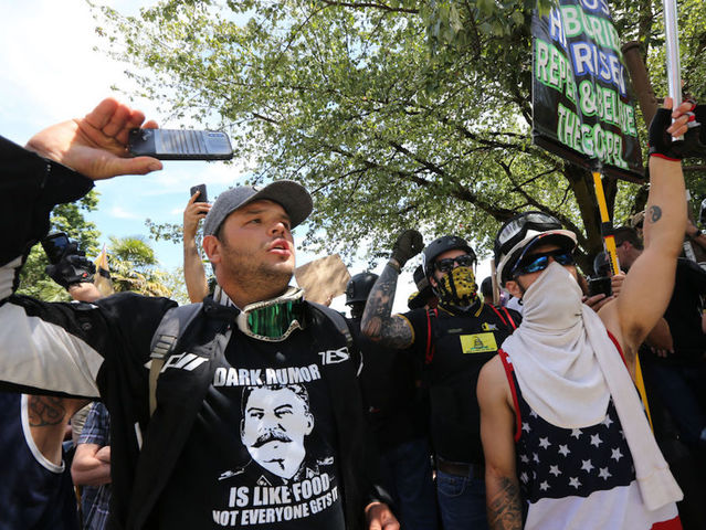 Patriot Prayer rally: In Portland, protesters hurl projectiles, police say 'disperse'
