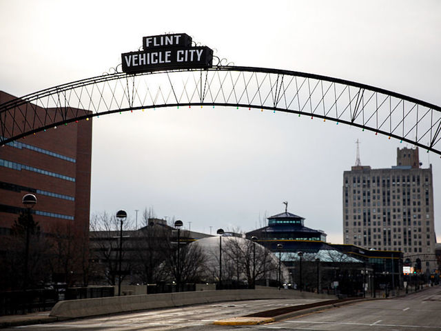 Billionaire pays for new water fountains with filtration systems for Flint, Michigan schools